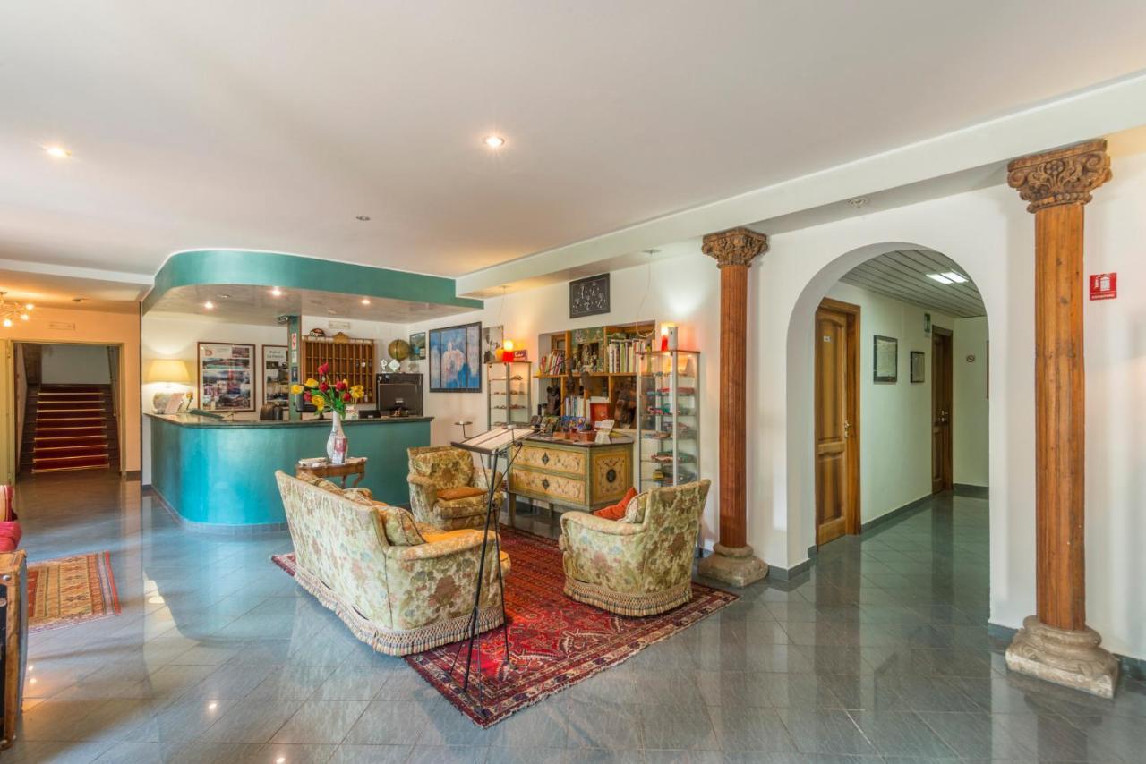 Hotel Le Rocce Magione Exterior photo