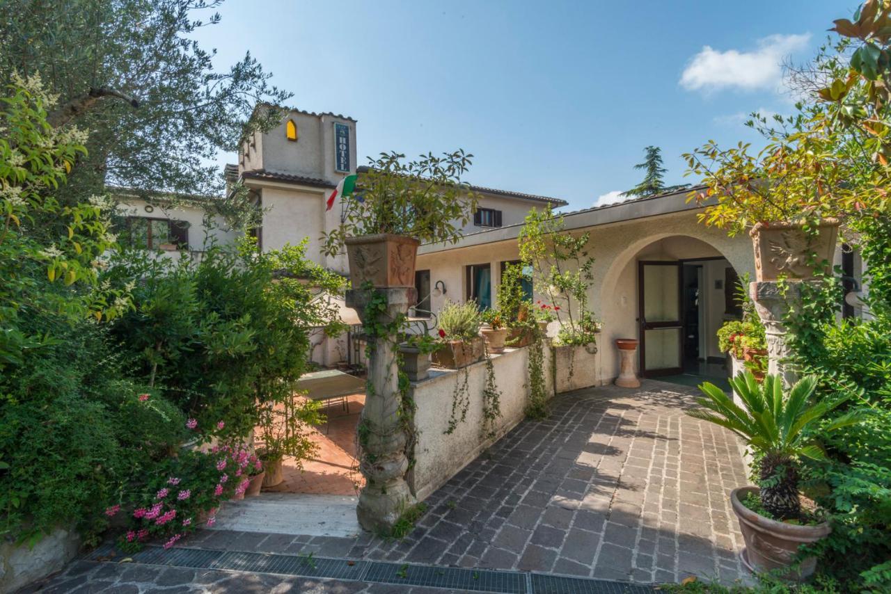 Hotel Le Rocce Magione Exterior photo