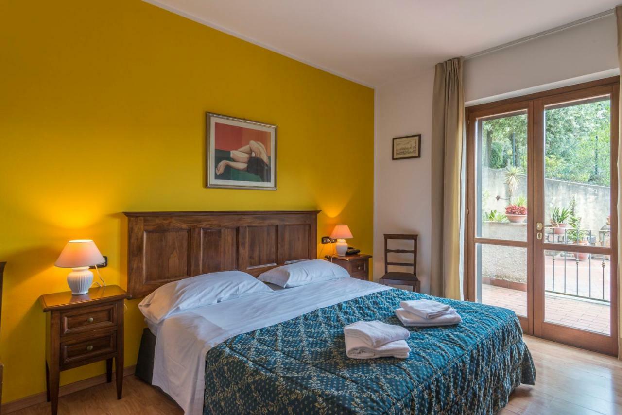 Hotel Le Rocce Magione Exterior photo